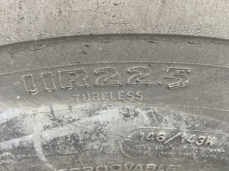 2014-peterbilt-320-image-38