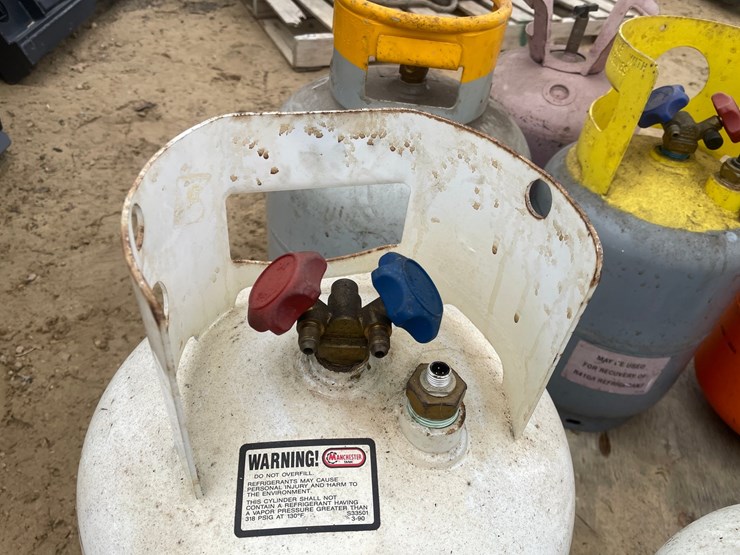 #3922-•-(7)-refrigerant-tanks-and-(1)-nitrogen/argon-tank-image-13
