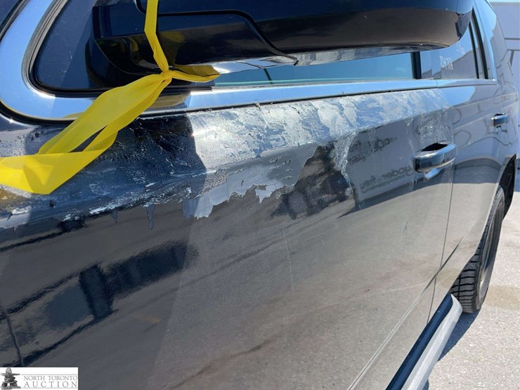 2017-chevrolet-tahoe-image-28