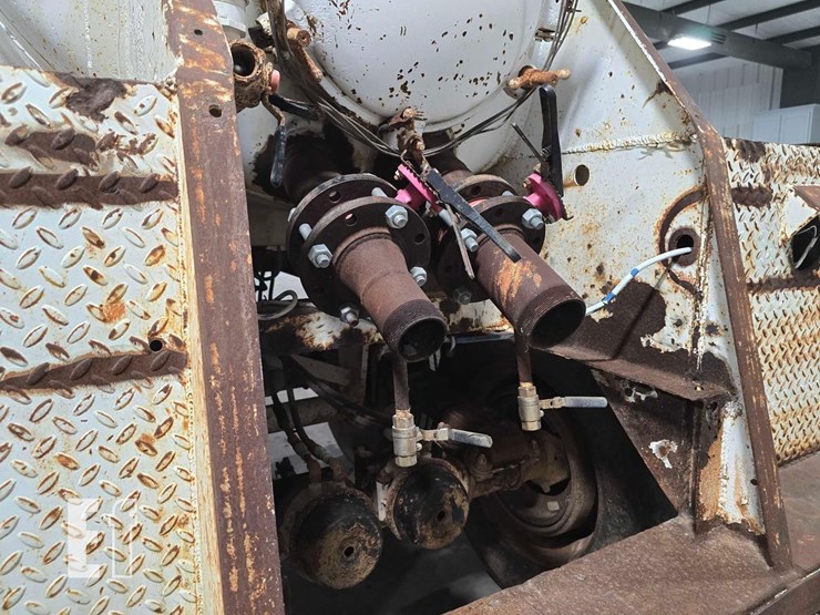 40-foot-vacuum-tank-trailer-image-10