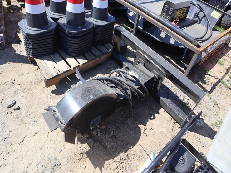 future-skid-steer-stump-grinder-image-2