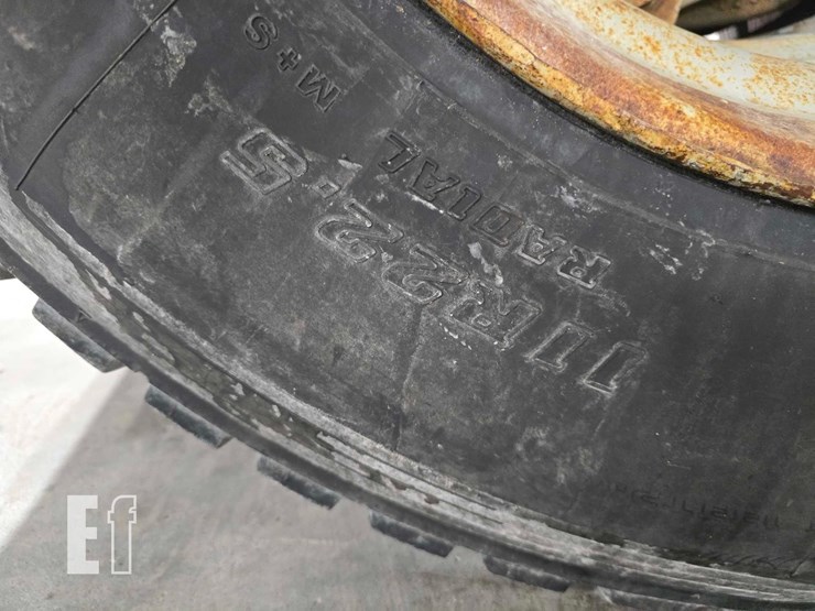 40-foot-pneumatic-tank-trailer-image-22