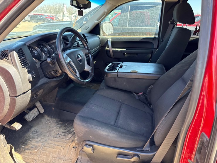 2011-gmc-sierra-2500hd-image-5