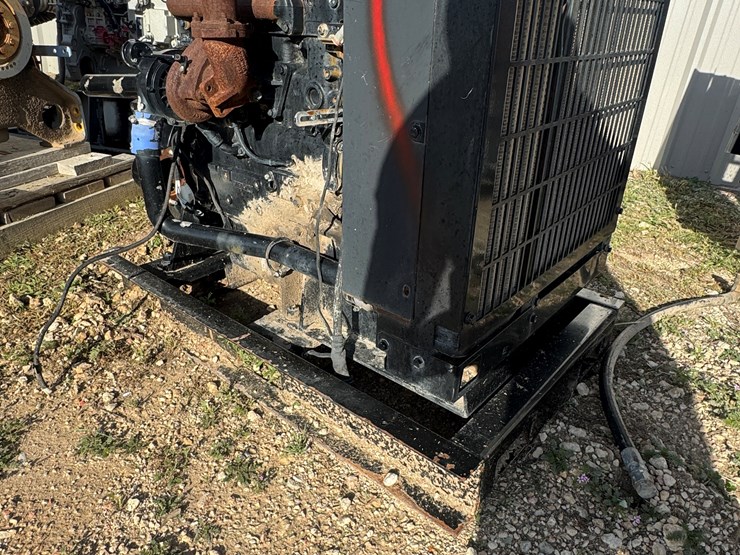 caterpillar-engine-image-1