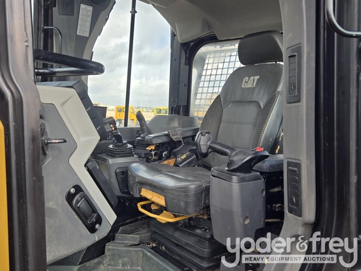 2019-caterpillar-d6-lgp-image-63