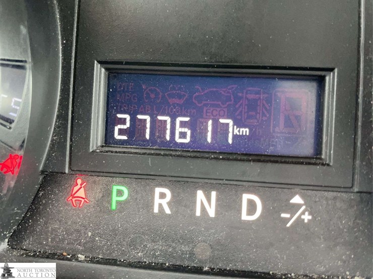 2014-dodge-grand-caravan-sxt-image-12