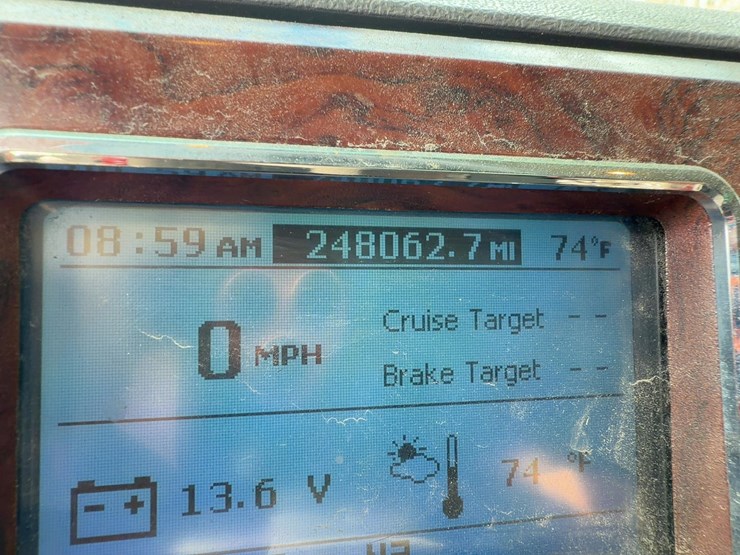 2018-mack-pinnacle-cxu613-image-28