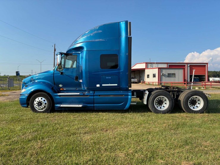 2011-international-prostar-image-2