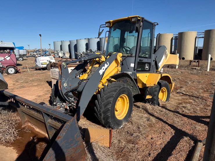 2012-deere-304j-image-1