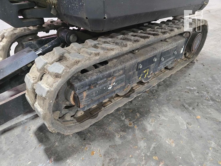 2022-bobcat-e10-image-30