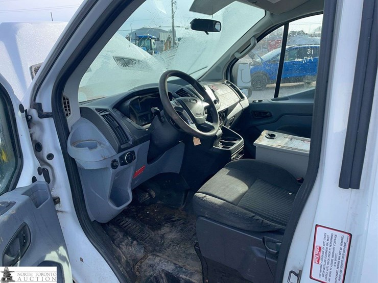 2015-ford-transit-image-11