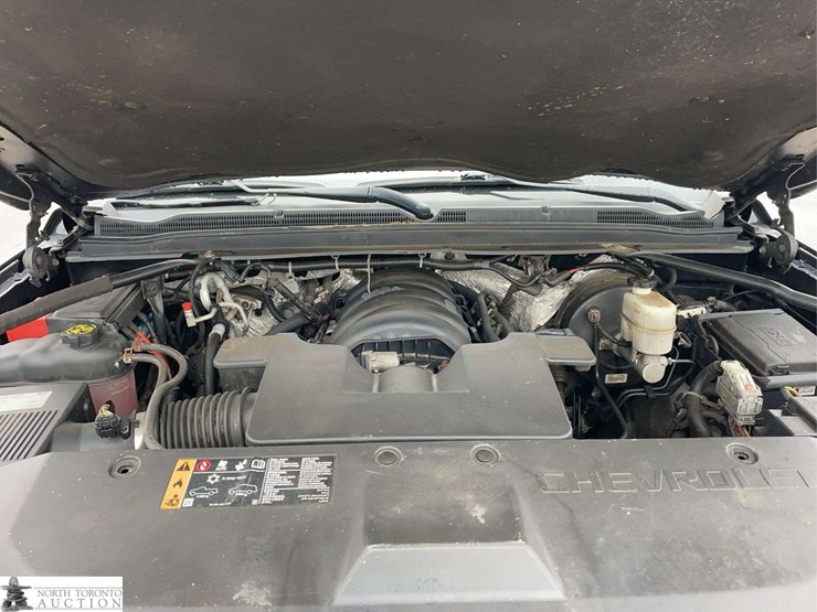 2017-chevrolet-tahoe-image-10