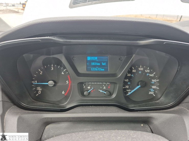 2016-ford-transit-image-12