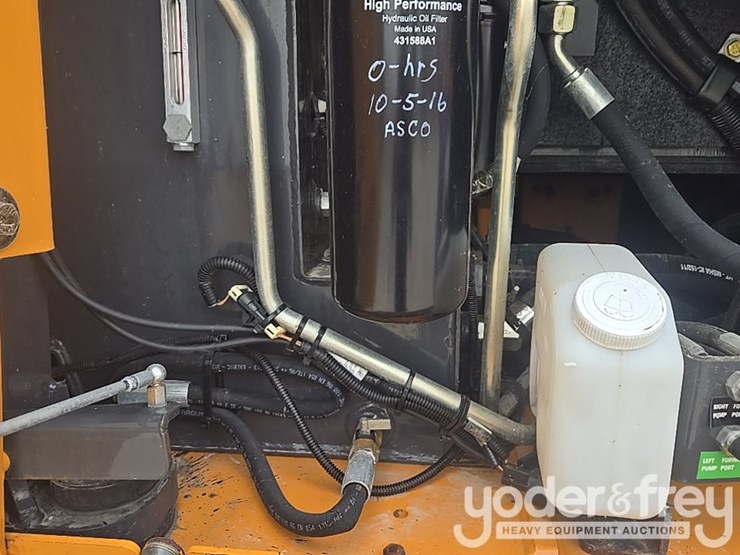 2016-case-750m-image-68