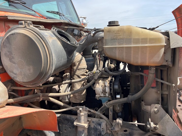 2001-international-4900-image-10