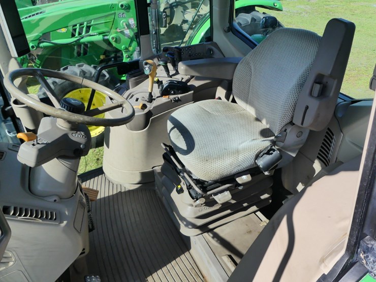 2020-john-deere-6120m-image-11