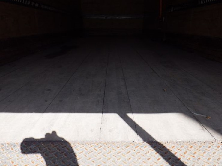 2020-hino-268a-image-9