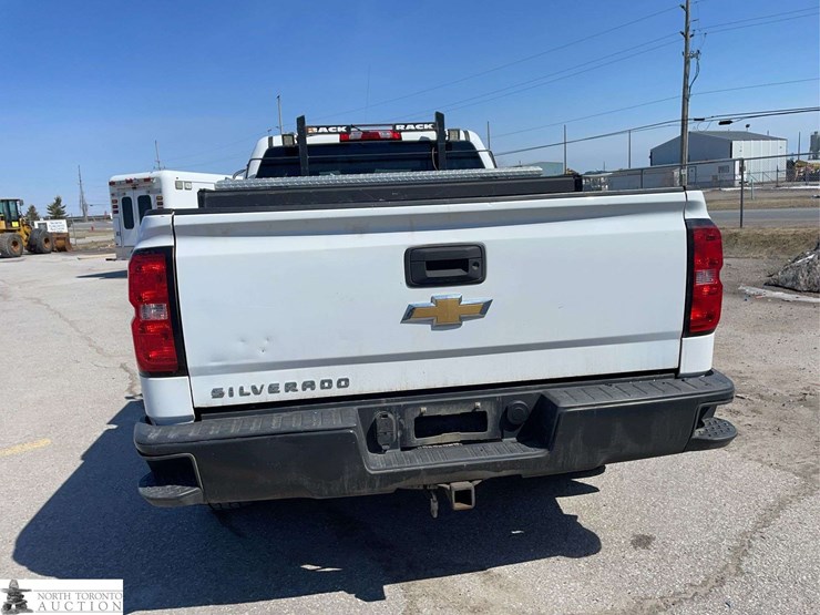 2017-chevrolet-silverado-1500-image-6
