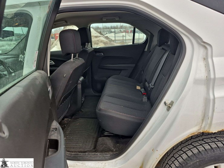 2015-chevrolet-equinox-image-15