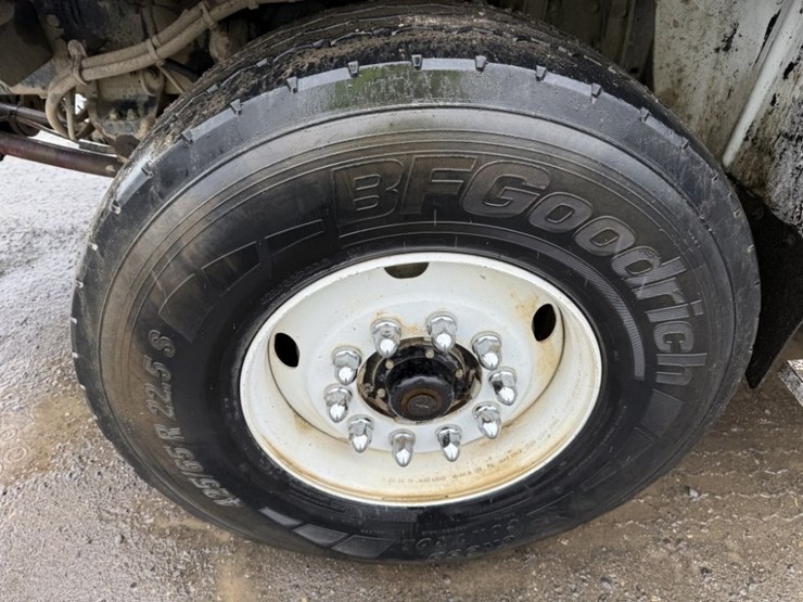 2011-freightliner-vac-con-t/a-vacuum-truck-image-17