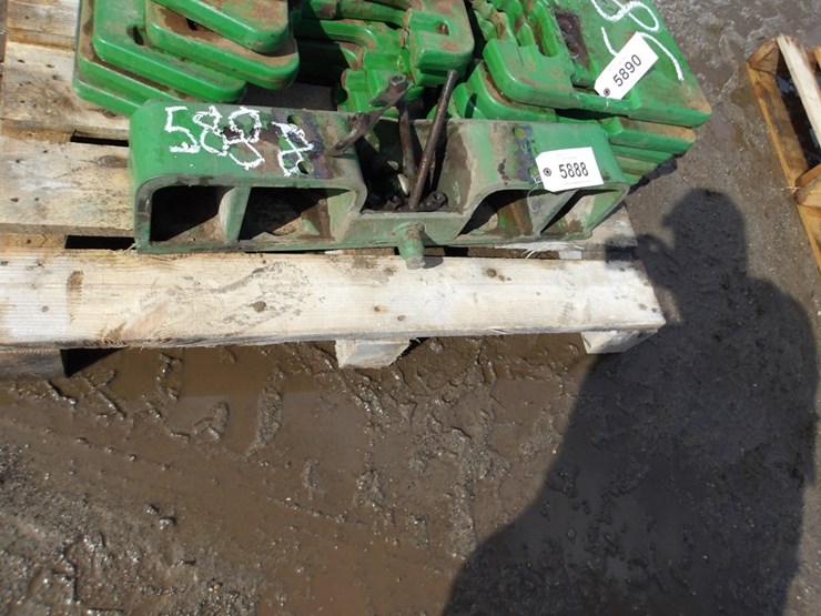 #5888-•-john-deere-weight-bracket-image-1