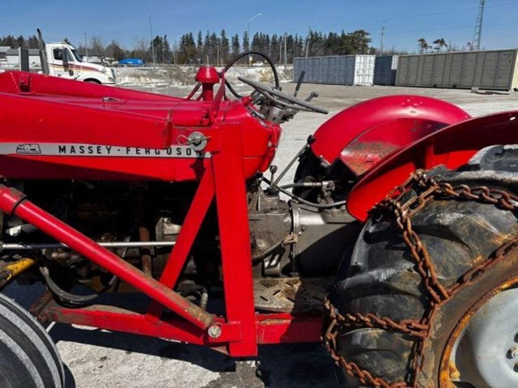 massey-ferguson-135-image-34