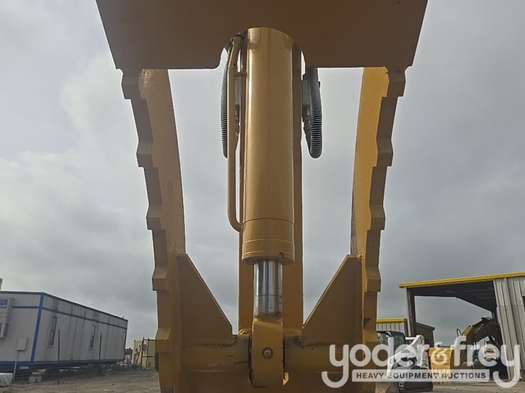 2018-caterpillar-305.5-image-42