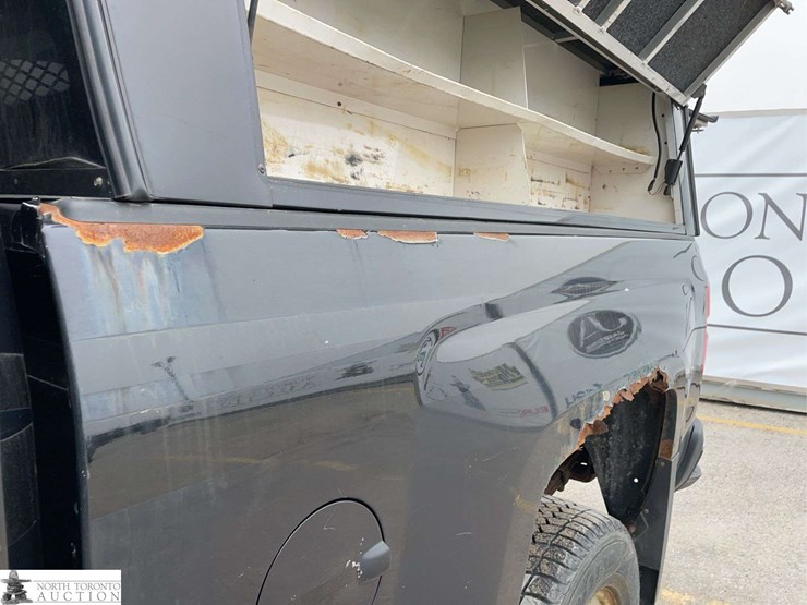 2015-chevrolet-silverado-2500hd-image-30