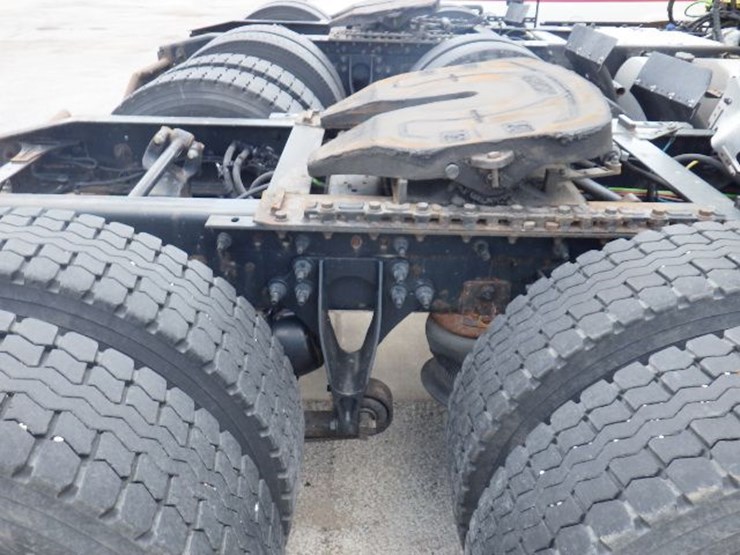 2016-international-8600-image-4