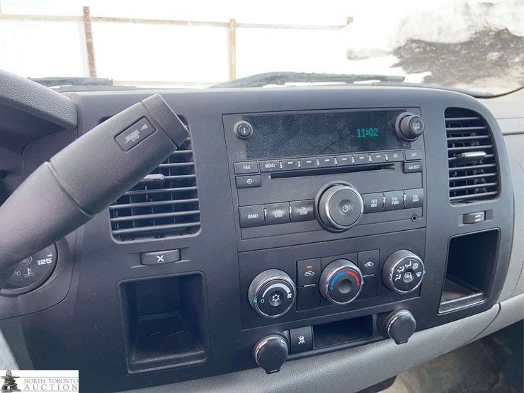 2011-chevrolet-silverado-1500-image-8