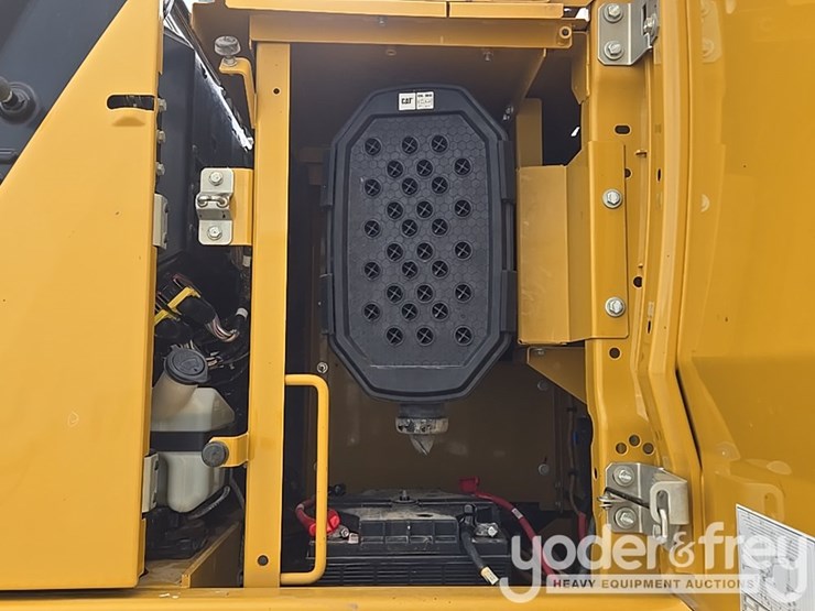 2019-caterpillar-336-image-40