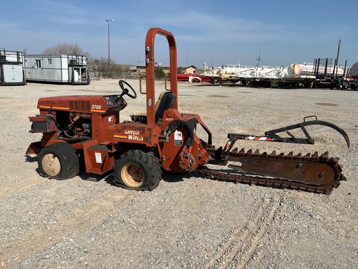ditch-witch-3700-image-8