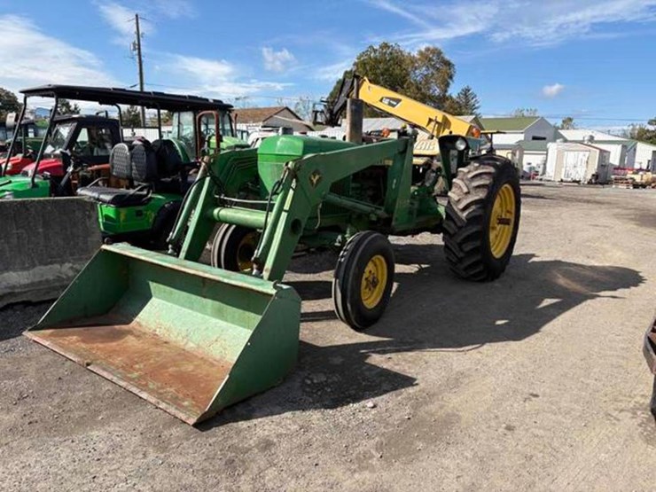 john-deere-2440-image-1