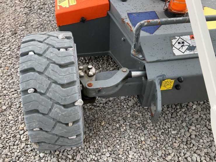 #309-•-2019-snorkel-38'-articulating-lift-image-16