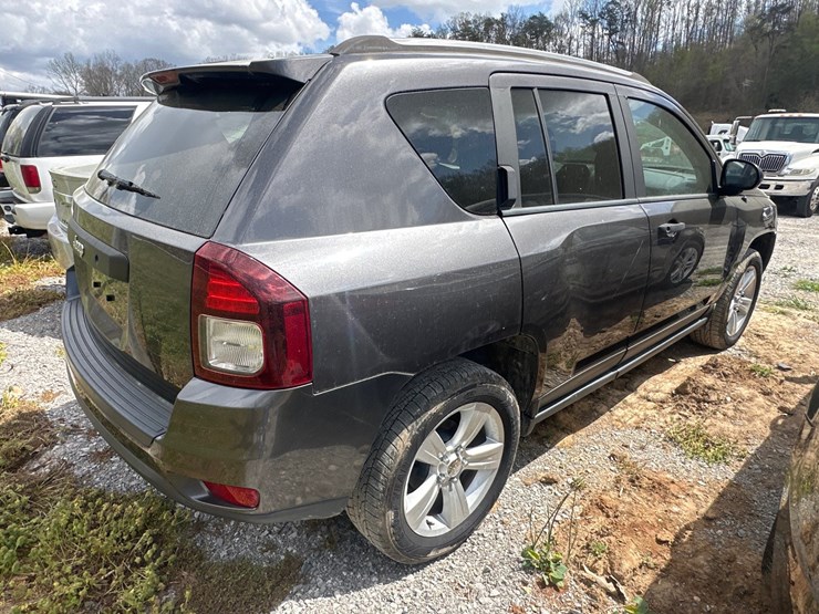 2015-jeep-compass-image-3