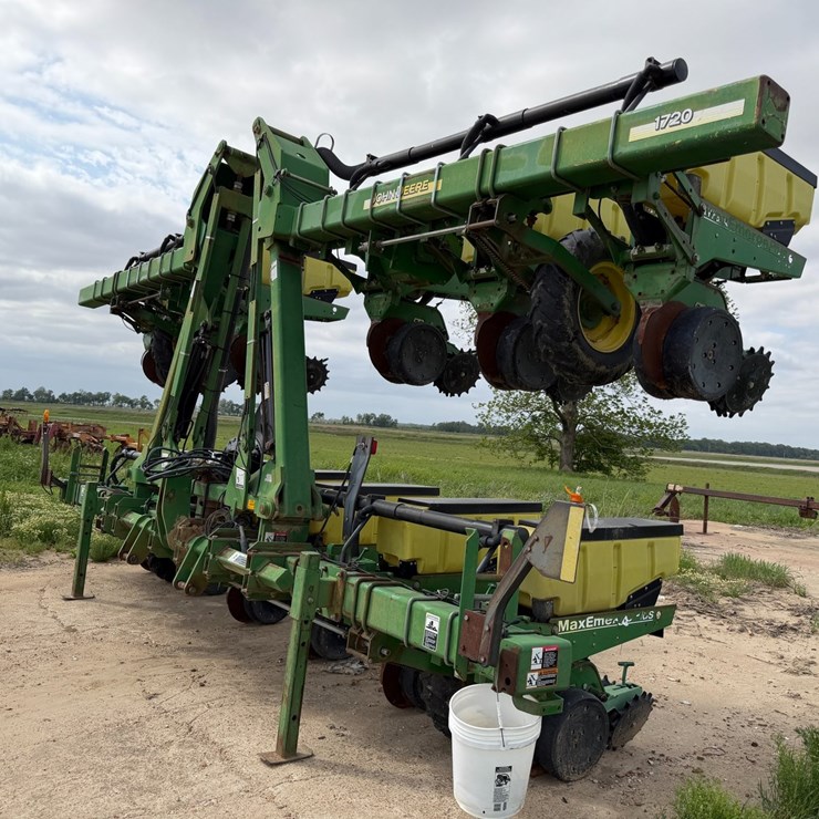 JOHN DEERE 1720