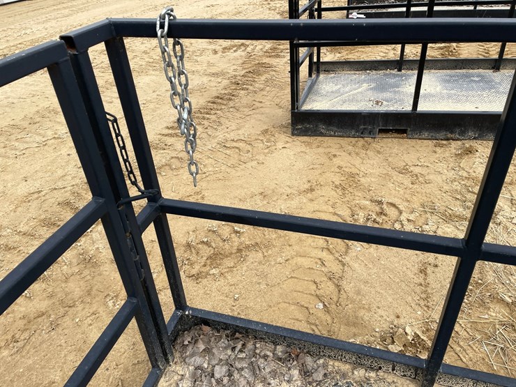 #7534-•-8'-work-platform-with-fork-pockets-image-14