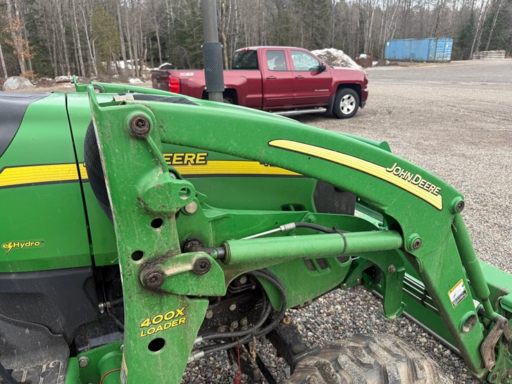 john-deere-4120-image-33