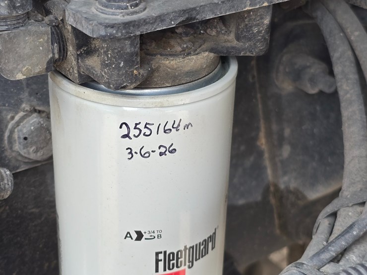 2017-peterbilt-348-image-36