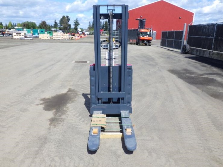 2026-sdlool-st1500-electric-stacker-truck-image-5