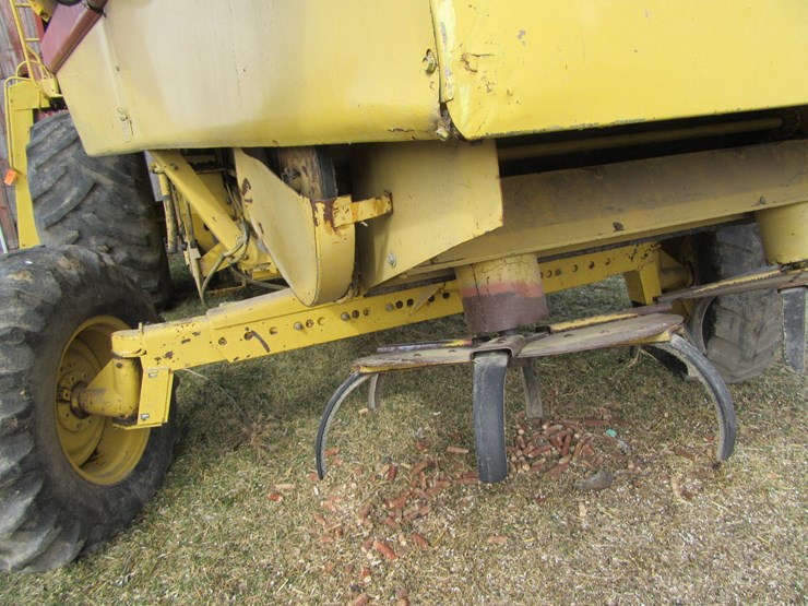 new-holland-tr96-image-21