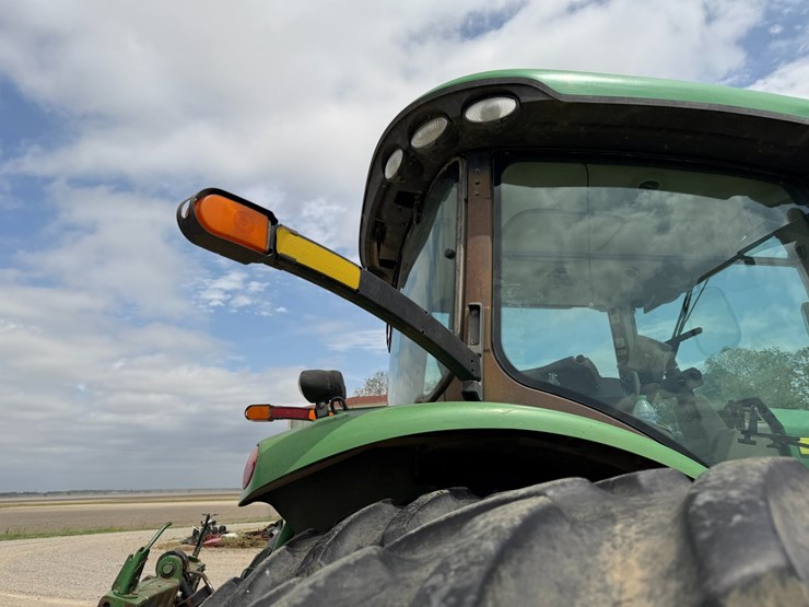 2010-john-deere-8270r-image-46