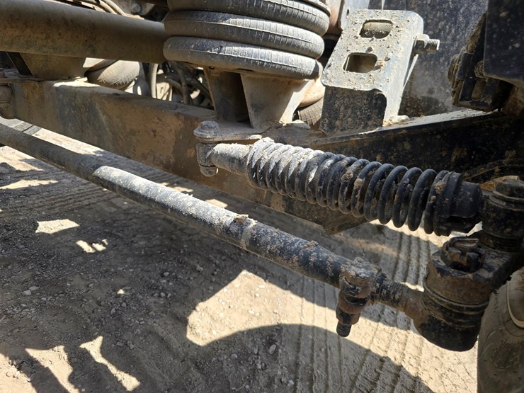 2017-peterbilt-348-image-77