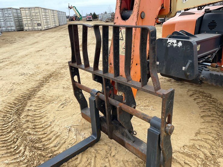 2012-jlg-g6-42a-image-33