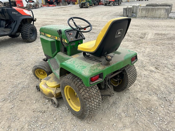 john-deere-318-image-2