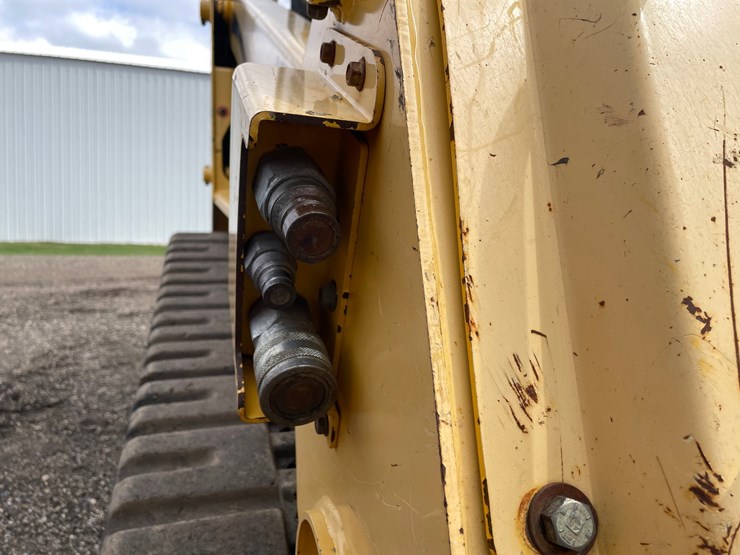 2013-gehl-rt210-image-17