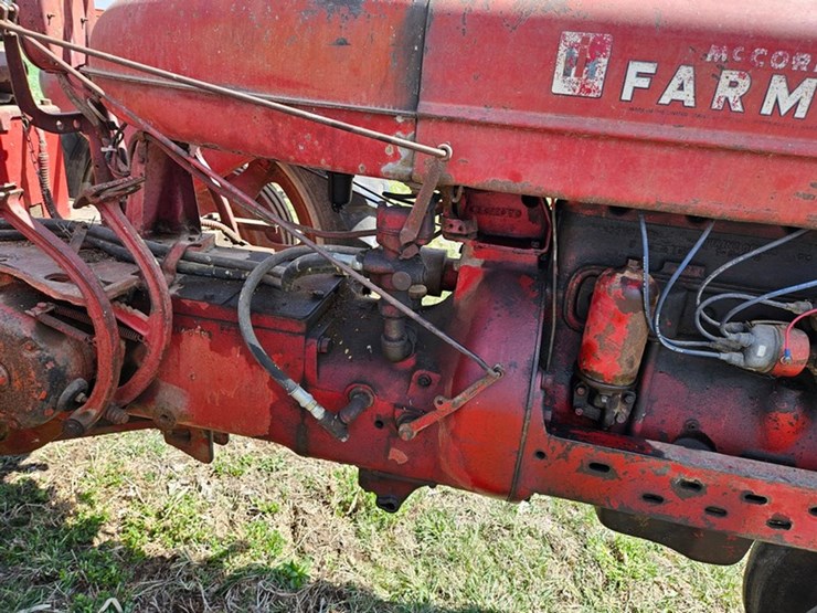 #525-•-farmall-super-m-tractor-image-14