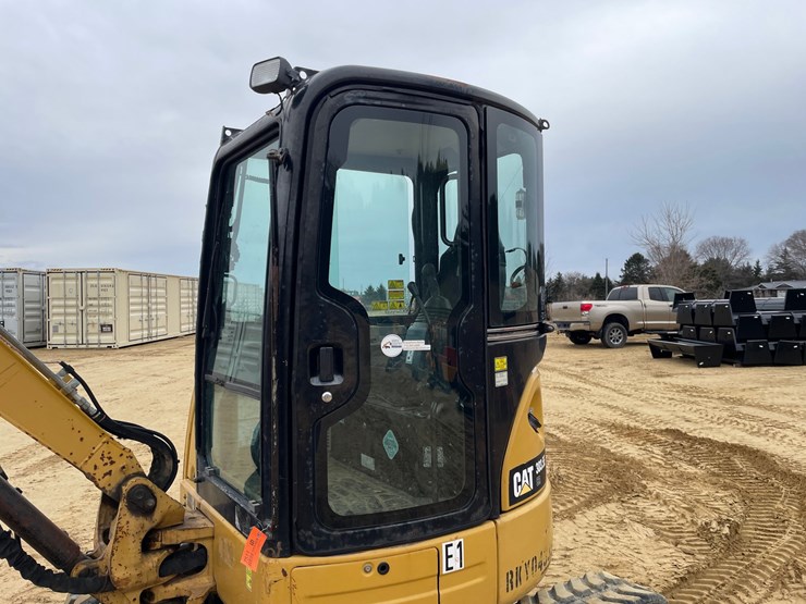 2014-caterpillar-303.5-image-11