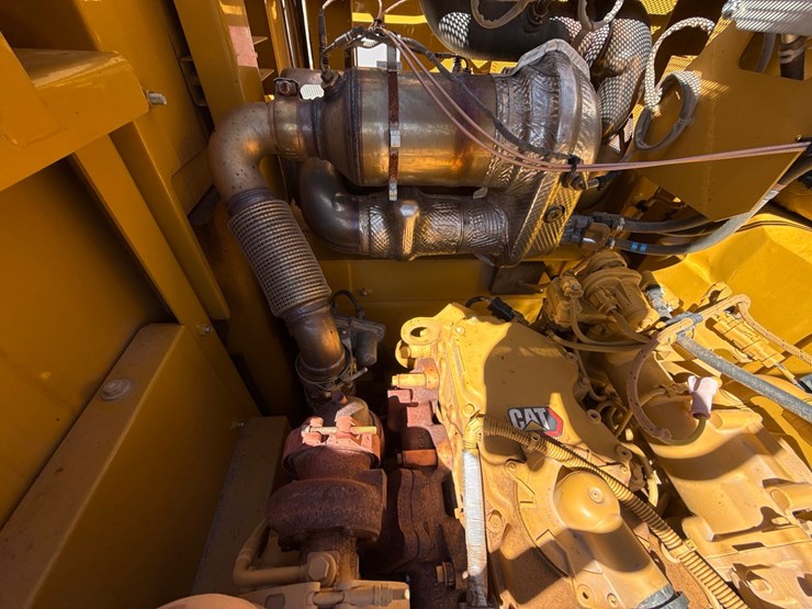 caterpillar-325-image-43