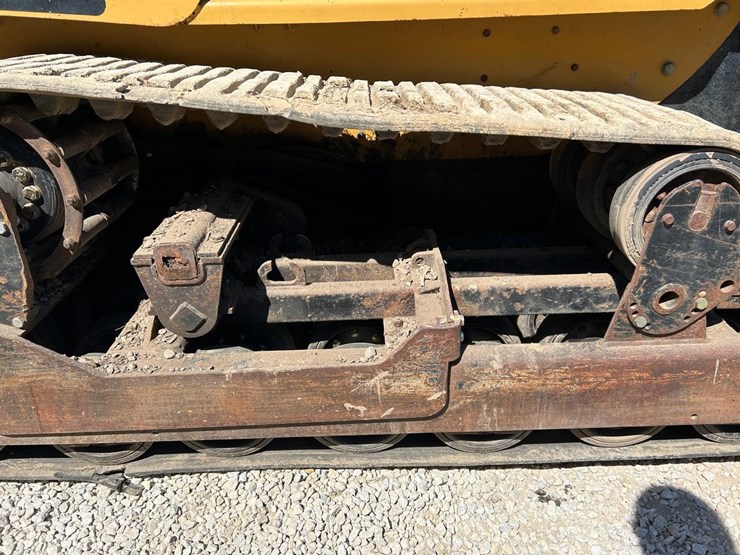 caterpillar-267b-image-14